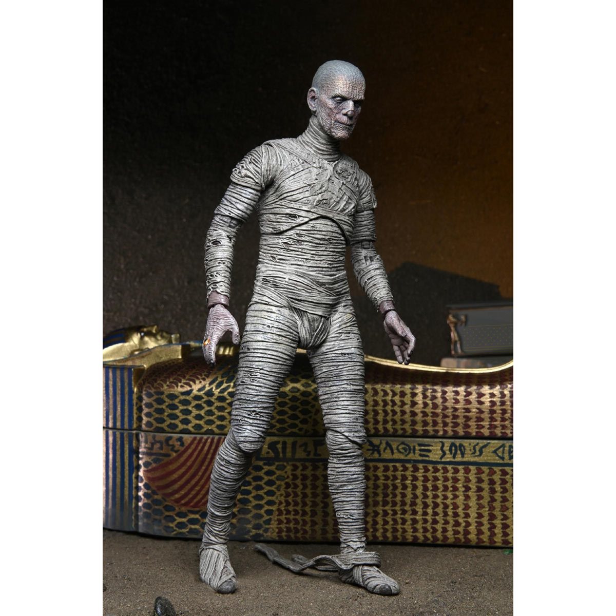 Universal Monsters Ultimate Mummy Color Version 7-Inch Scale Action Figure