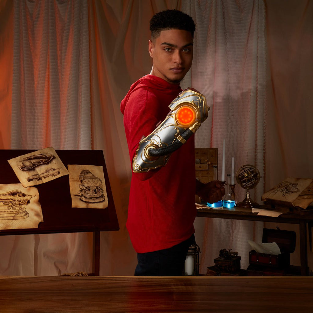 Magic: The Gathering Chandra Pyromancer's Gauntlet Prop Replica