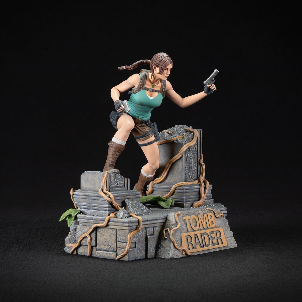 Tomb Raider Lara Croft PVC Statue