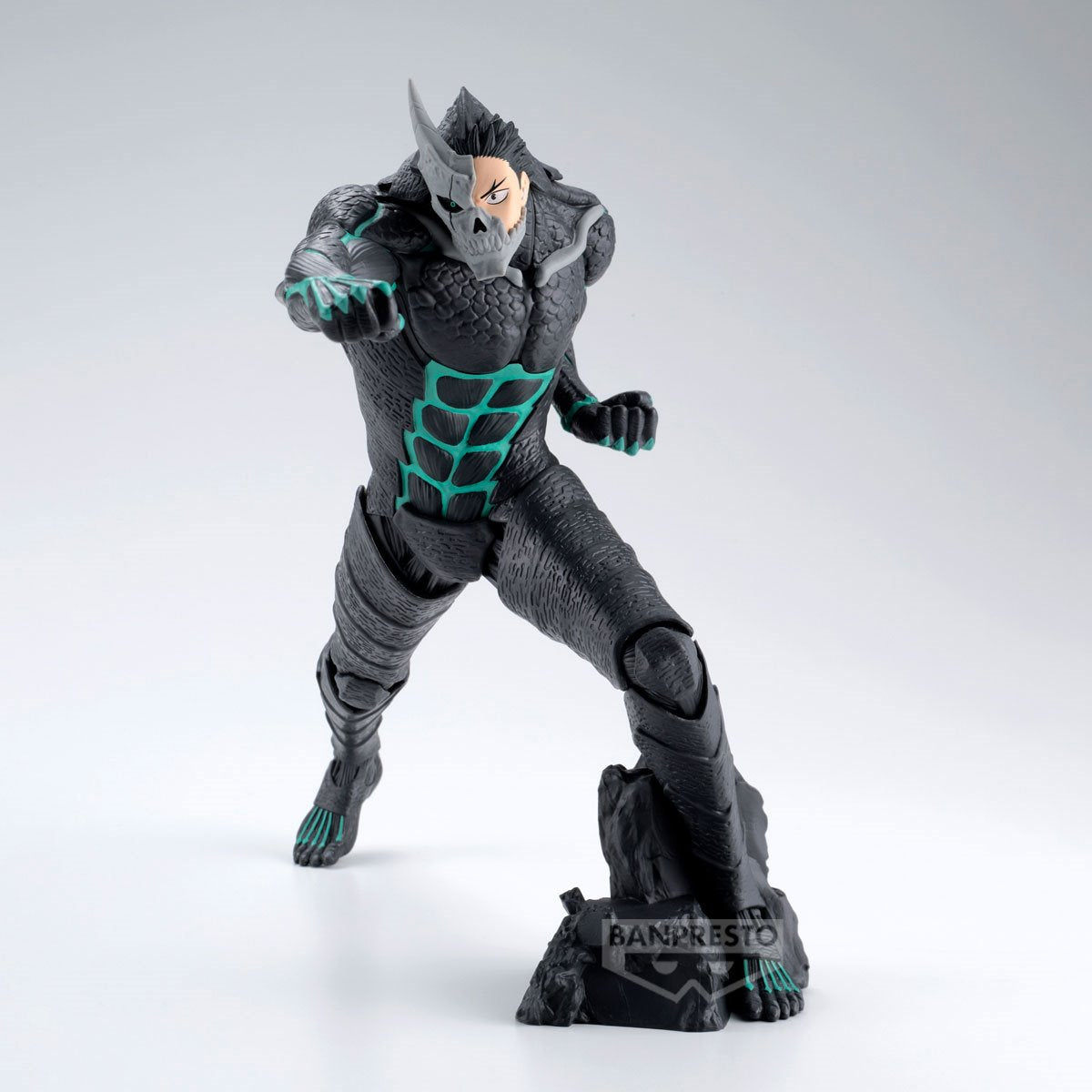 Kaiju No. 8 Kafka Hibino Version Grandista Statue