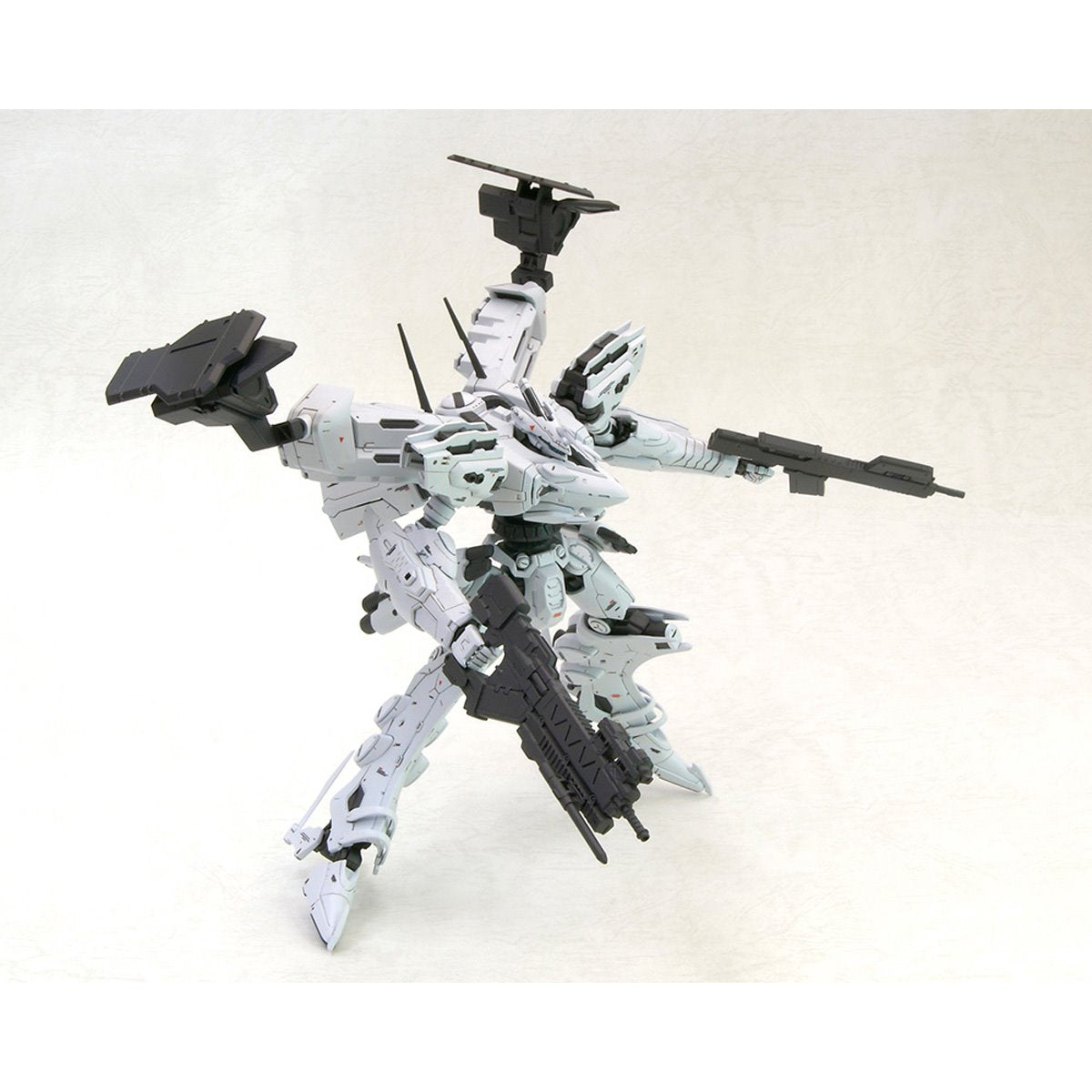 Armored Core Lineark White Glint & V.O.B. Variable Infinity 1:72 Scale Model Kit Set - ReRun