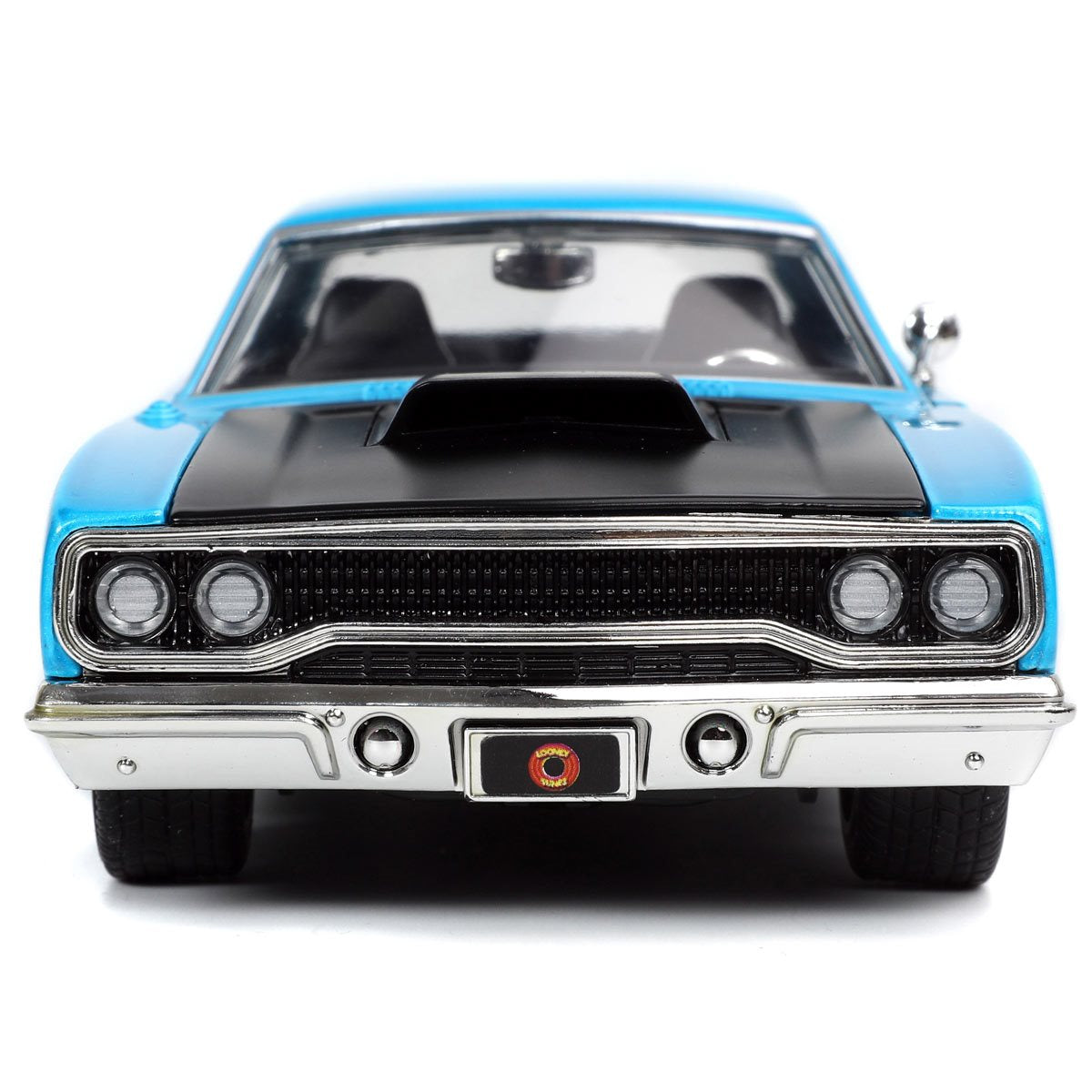 Looney Tunes Hollywood Rides 1970 Plymouth Road Runner 1:24 Scale Die-Cast Metal Vehicle with Wile E. Coyote Figure