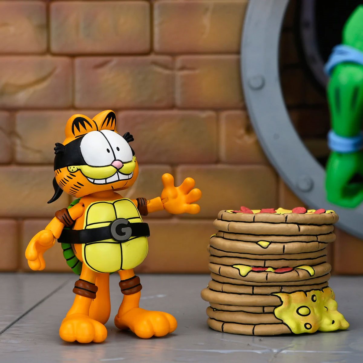 Teenage Mutant Ninja Turtles Archie Comics x Garfield Ultimate Garfello with Odie 7-Inch Scale Action Figure