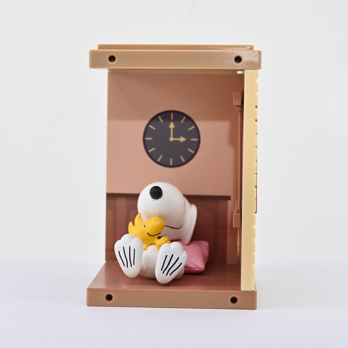 Peanuts Snoopy Hero Box Home Sweet Home Series Blind-Box Mini-Figure Case of 6