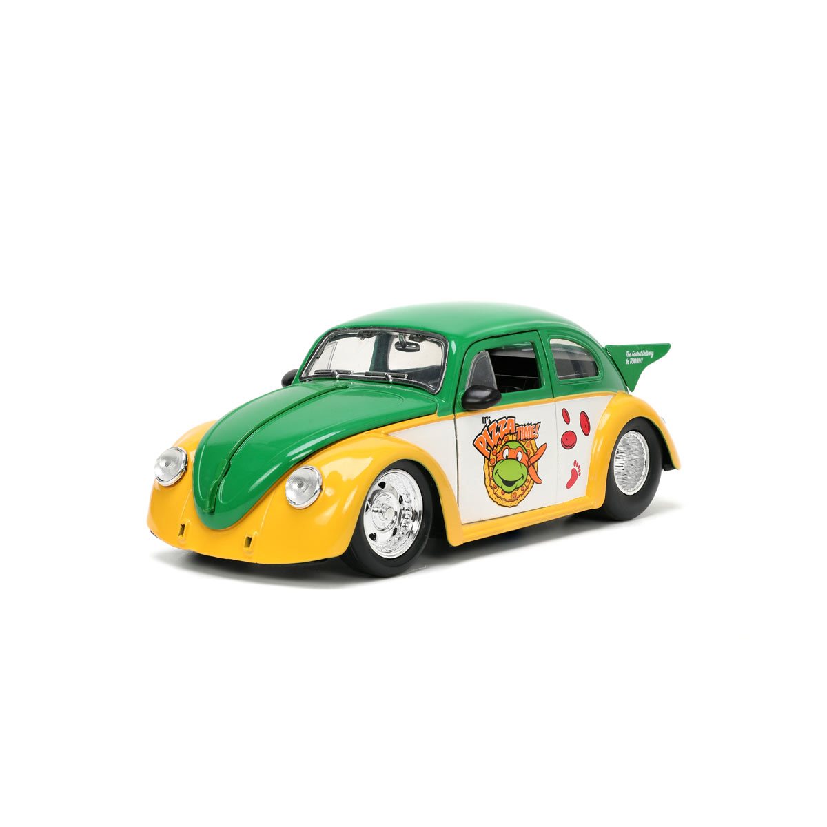 Teenage Mutant Ninja Turtles Volkswagen Beetle 1:24 Scale Die-Cast Metal Vehicle with Michelangelo Figure