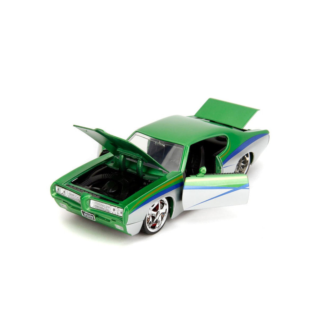 Bigtime Muscle 1969 Pontiac GTO Candy Silver and Green 1:24 Scale Die-Cast Metal Vehicle