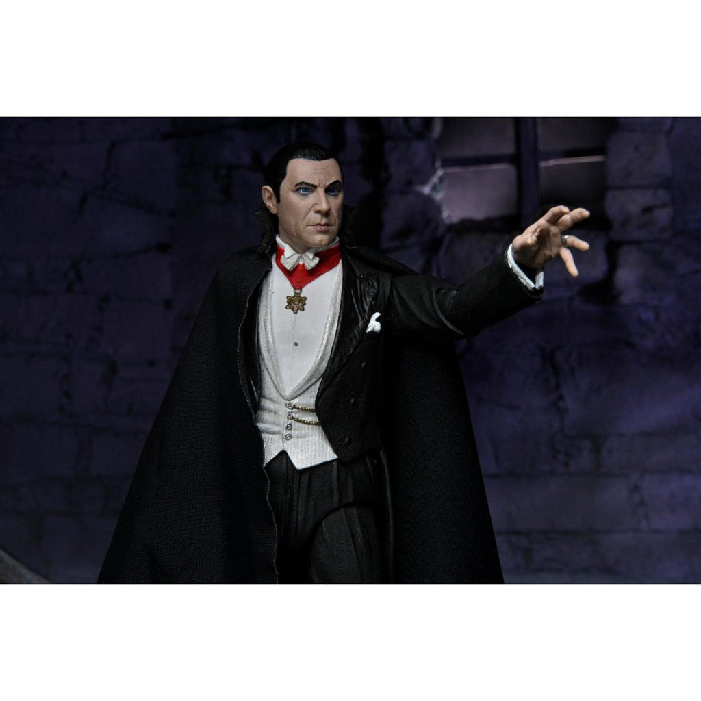 Universal Monsters Ultimate Dracula (Transylvania) 7-Inch Scale Action Figure