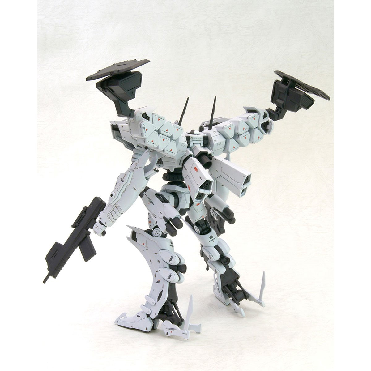 Armored Core Lineark White Glint & V.O.B. Variable Infinity 1:72 Scale Model Kit Set - ReRun