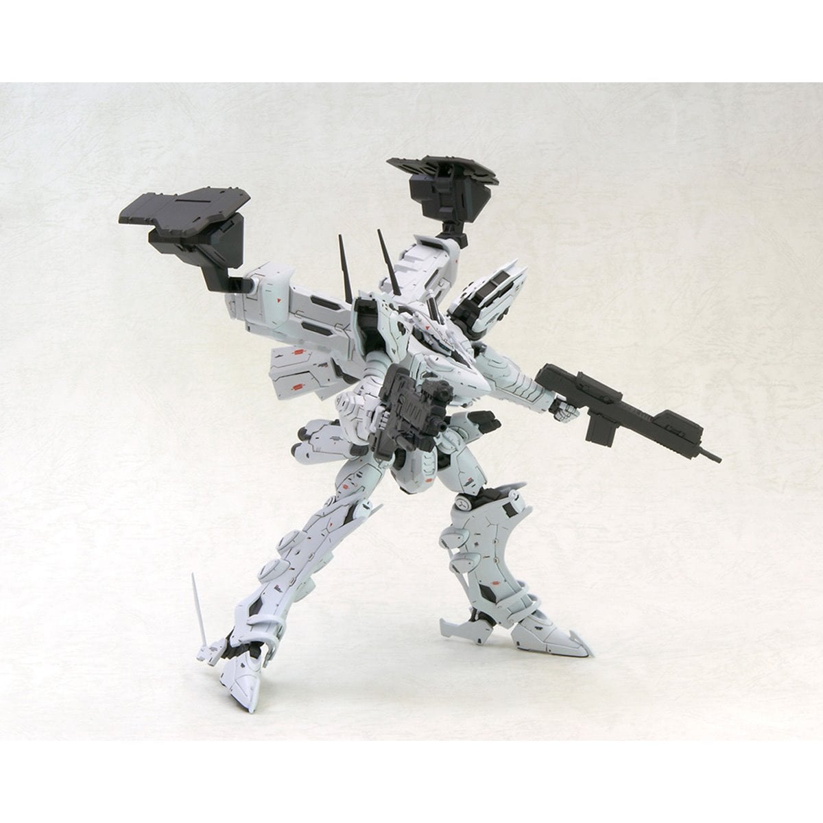 Armored Core Lineark White Glint & V.O.B. Variable Infinity 1:72 Scale Model Kit Set - ReRun