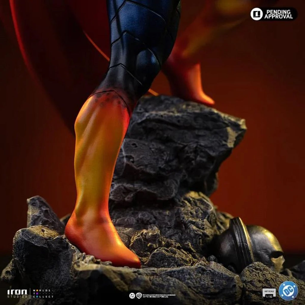 Absolute Superman DC Comics 1:10 Art Scale Limited Edition Statue
