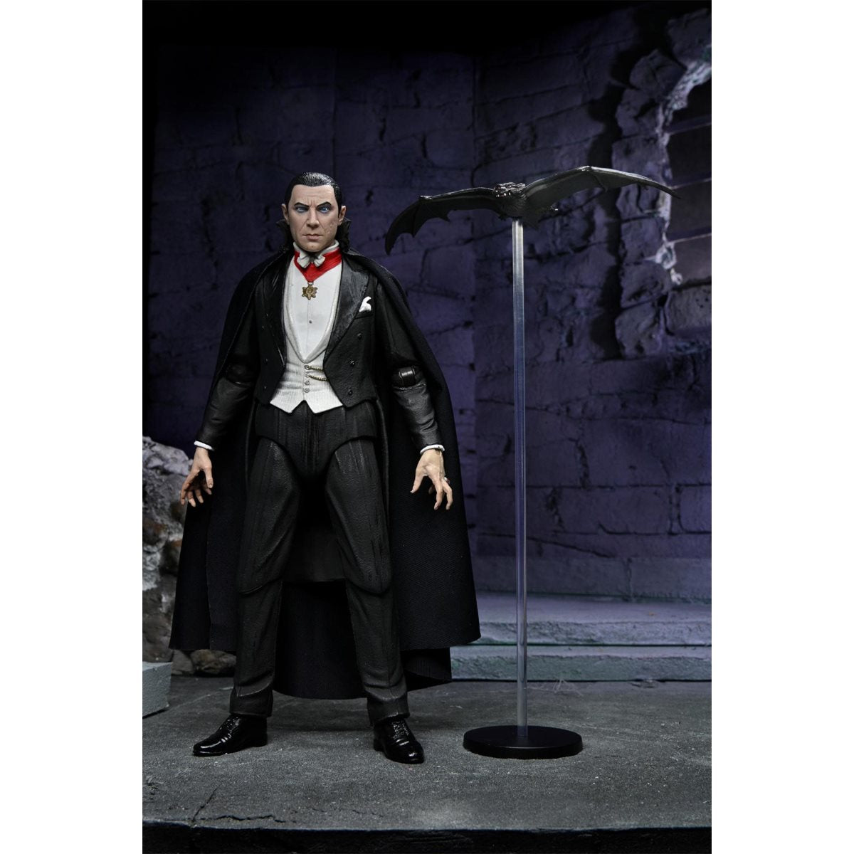 Universal Monsters Ultimate Dracula (Transylvania) 7-Inch Scale Action Figure