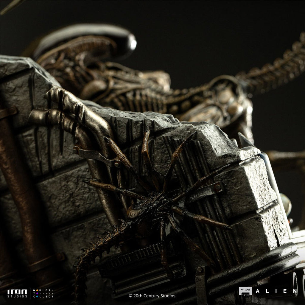 Alien 3 Ellen Ripley and Dog Alien 1:10 Art Scale Statue