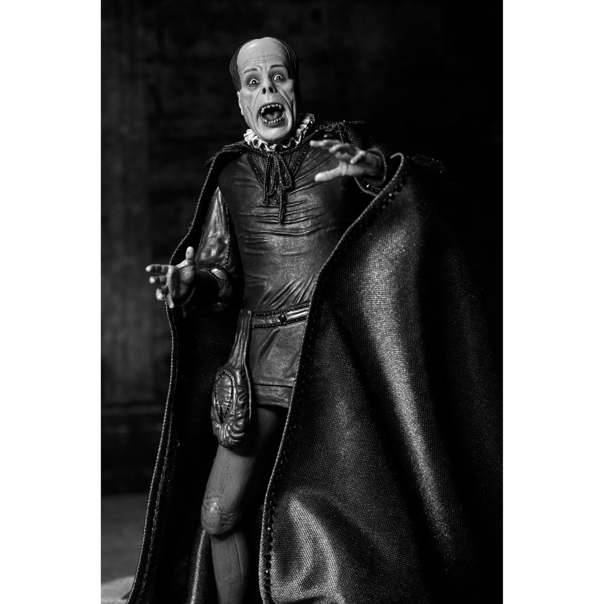 Phantom of the Opera (1925) Ultimate Phantom of the Opera Masque of the Red Death (B&W Version) 7-In Scale Action Figure