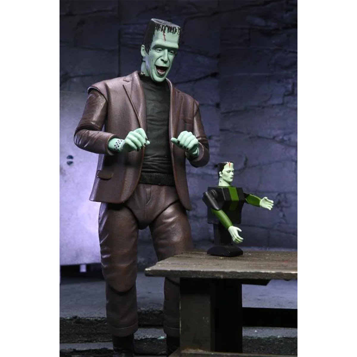 The Munsters (TV Series) Ultimate Herman Munster 7-Inch Scale Action Figure