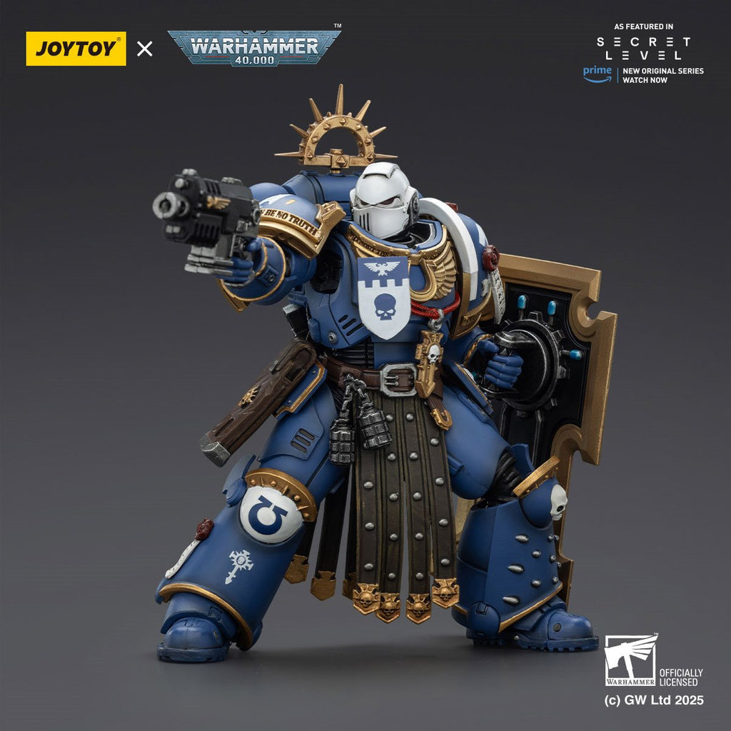 Joy Toy Warhammer 40,000 Ultramarines Torvald with Power Sword, Stormshield and Bolt Pistol 1:18 Scale Action Figure