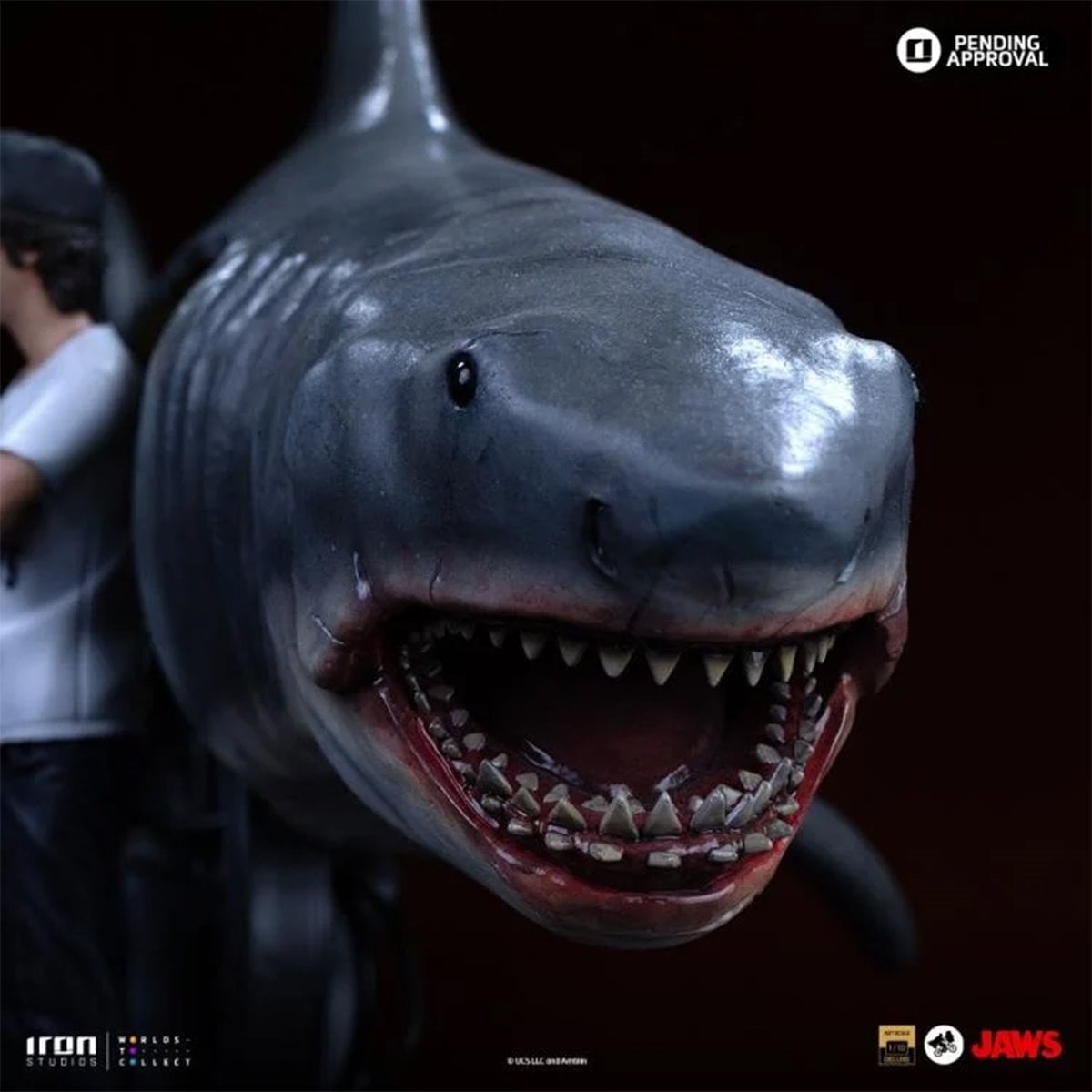 Jaws 50th Anniversary Steven Spielberg Deluxe 1:10 Art Scale Limited Edition Statue
