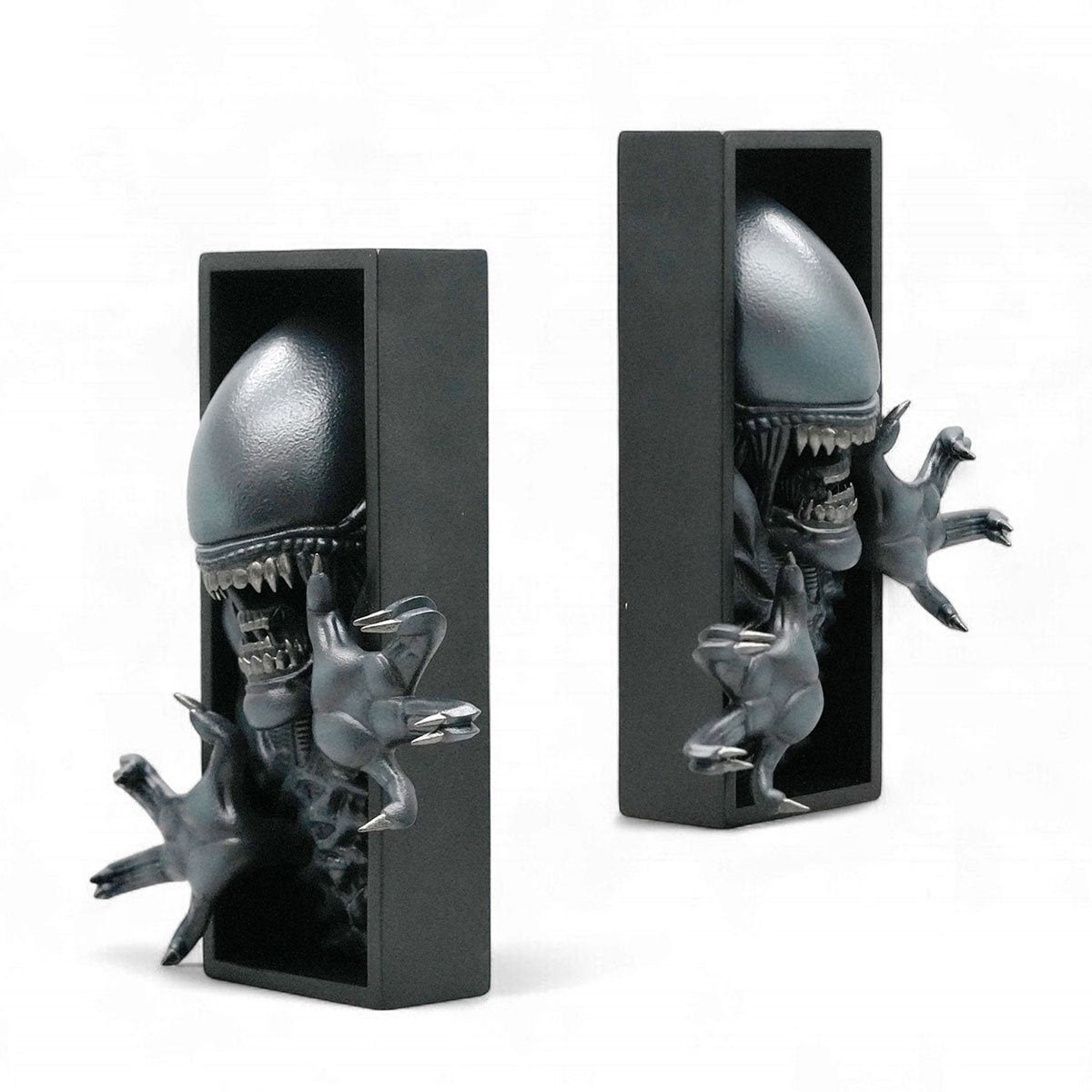 Alien Xenomorph Nook Statue