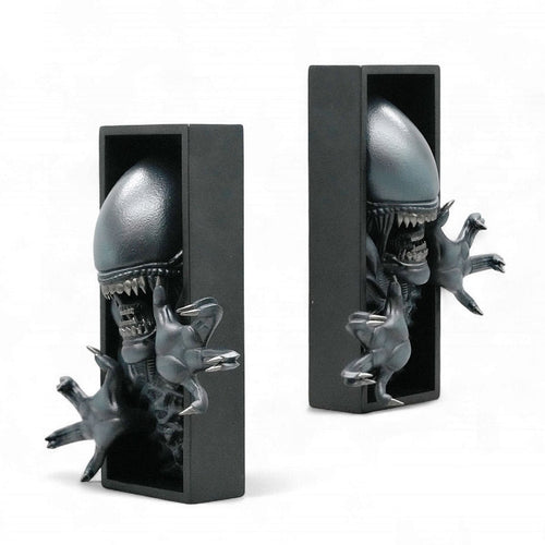 Alien Xenomorph Nook Statue