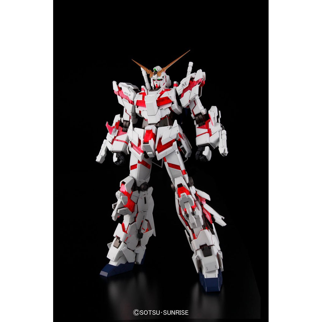 Mobile Suit Gundam Unicorn RX-0 Unicorn Gundam Perfect Grade 1:60 Scale Model Kit