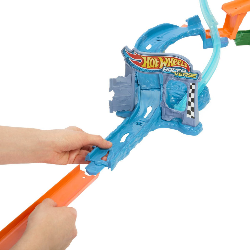 Hot Wheels RacerVerse Jurassic World Track Set