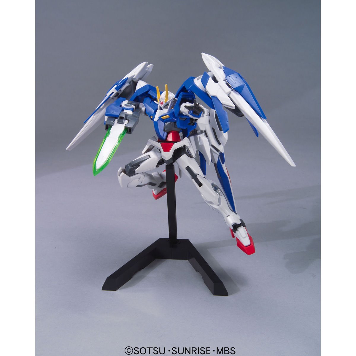 Mobile Suit Gundam 00 00 Raiser + GN Sword lll High Grade 1:144 Scale Model Kit