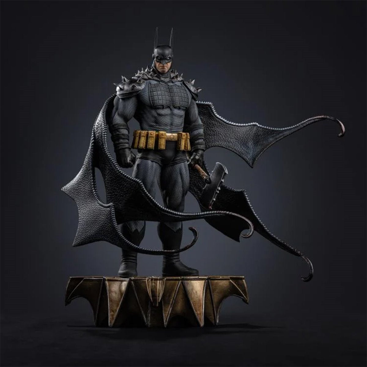 Absolute Batman DC Comics 1:10 Art Scale Limited Edition Statue