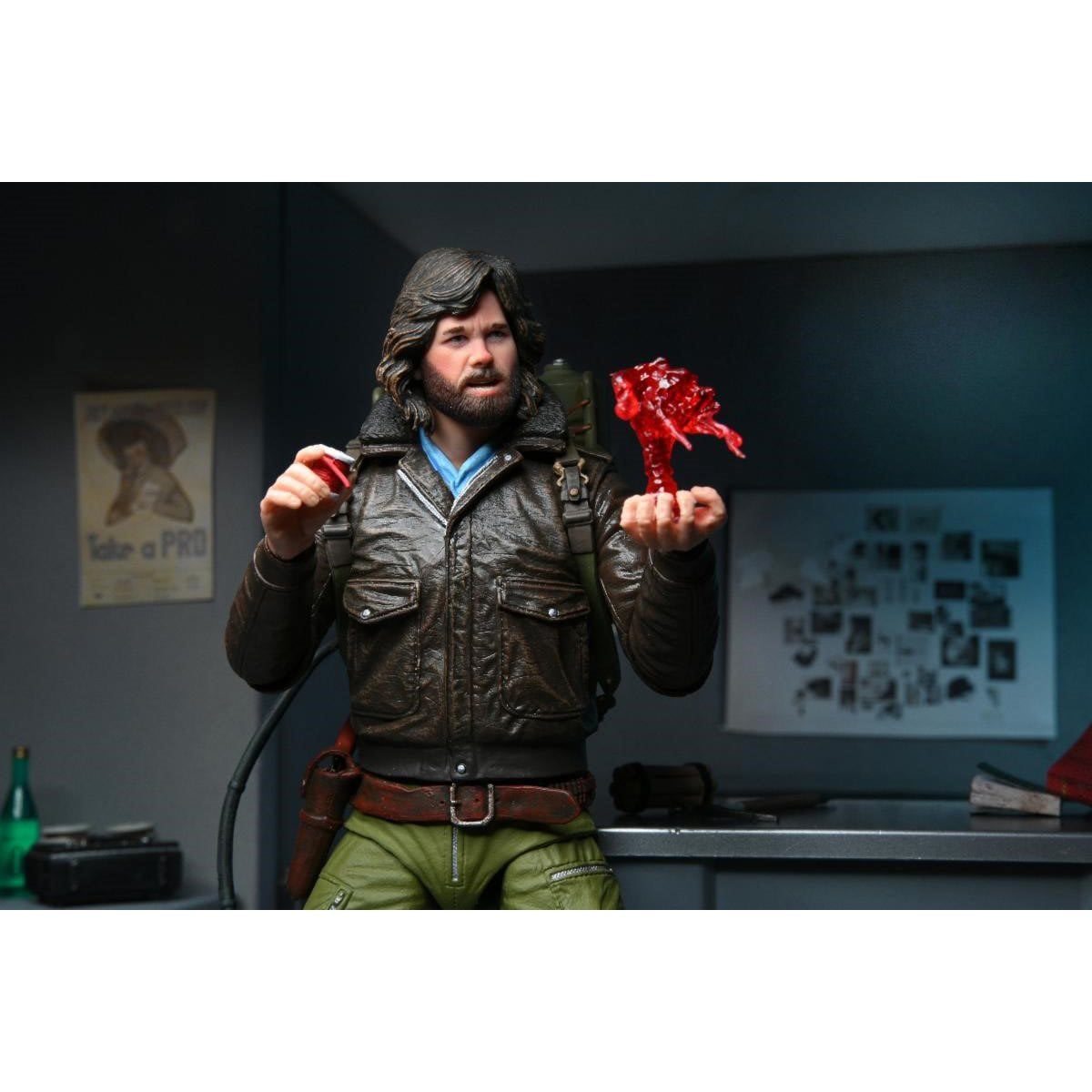The Thing Ultimate MacReady Version 2 Station Survival 7-Inch Scale Action Figure