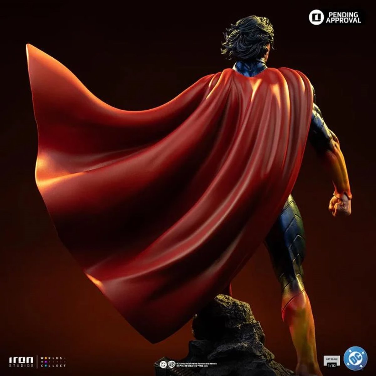 Absolute Superman DC Comics 1:10 Art Scale Limited Edition Statue