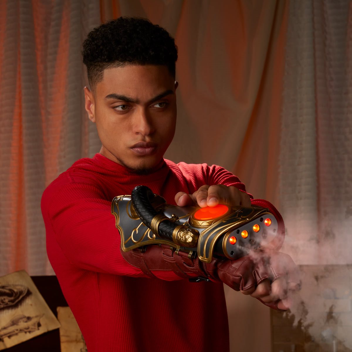 Magic: The Gathering Chandra Pyromancer's Gauntlet Prop Replica