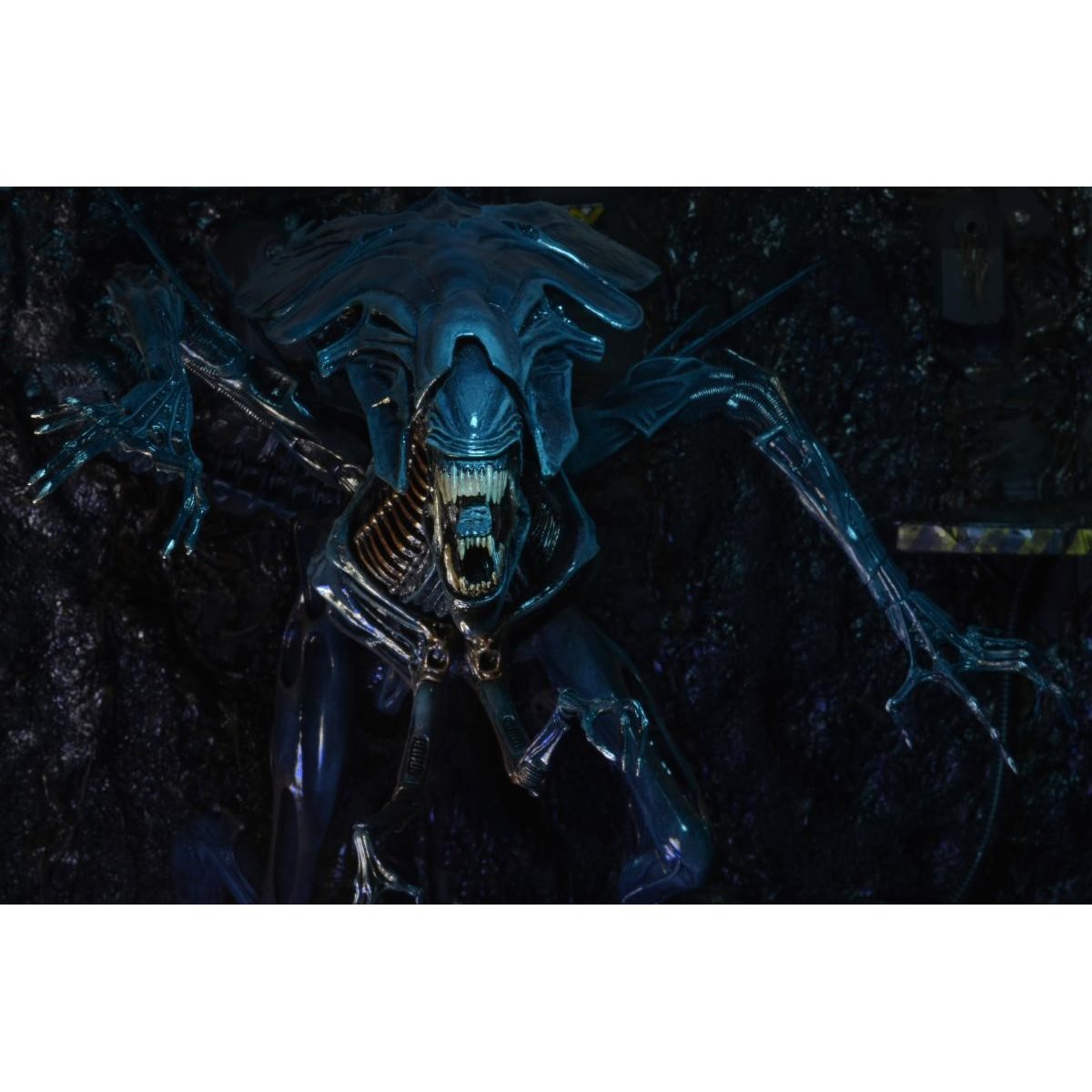 Aliens Xenomorph Queen Ultra-Deluxe Action Figure