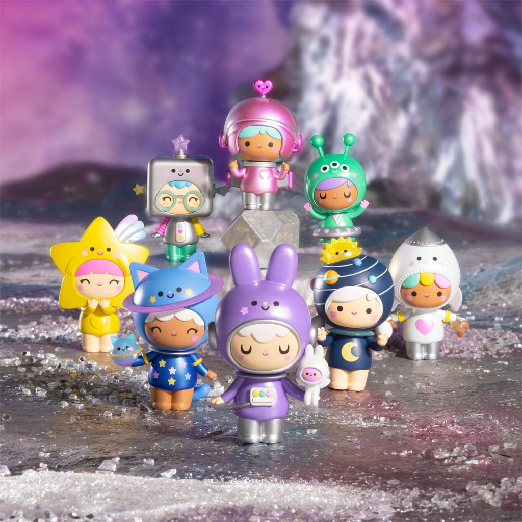 Momiji Out of This World Blind-Box Mini-Figure Display of 8