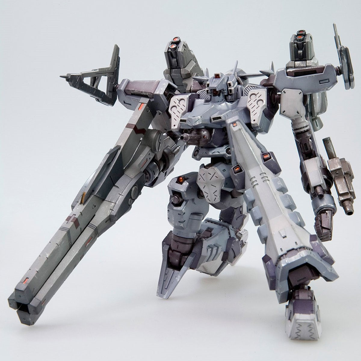 Armored Core 3: Silent Line Crest CR-C98E2 Assault Type Variable Infinity 1:72 Scale Model Kit