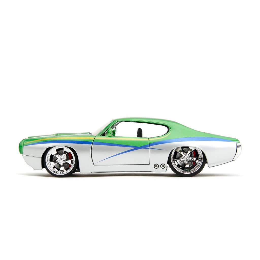 Bigtime Muscle 1969 Pontiac GTO Candy Silver and Green 1:24 Scale Die-Cast Metal Vehicle