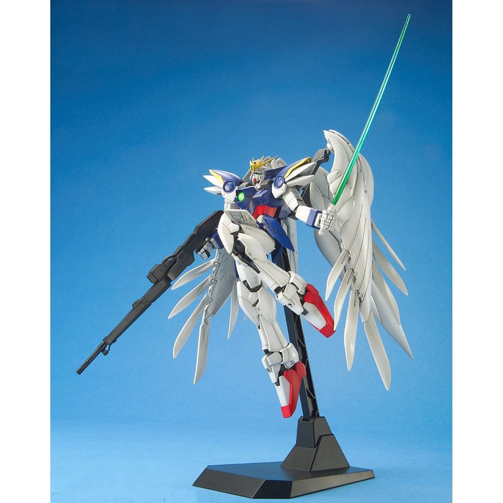 Mobile Suit Gundam Wing: Endless Waltz Wing Gundam Zero EW Master Grade 1:100 Scale Model Kit