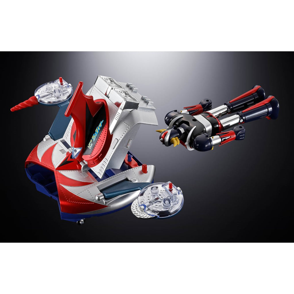 UFO Robo Grendizer Deluxe Grendizer and UFO Spazer Chogokin Action Figure