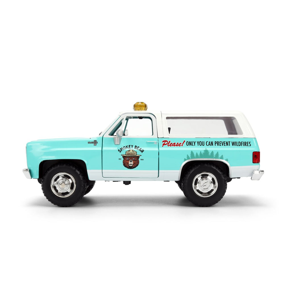 Hollywood Rides Smokey Bear 1980 Chevrolet Blazer 1:24 Scale Die-Cast Metal Vehicle with Smokey Bear Figure