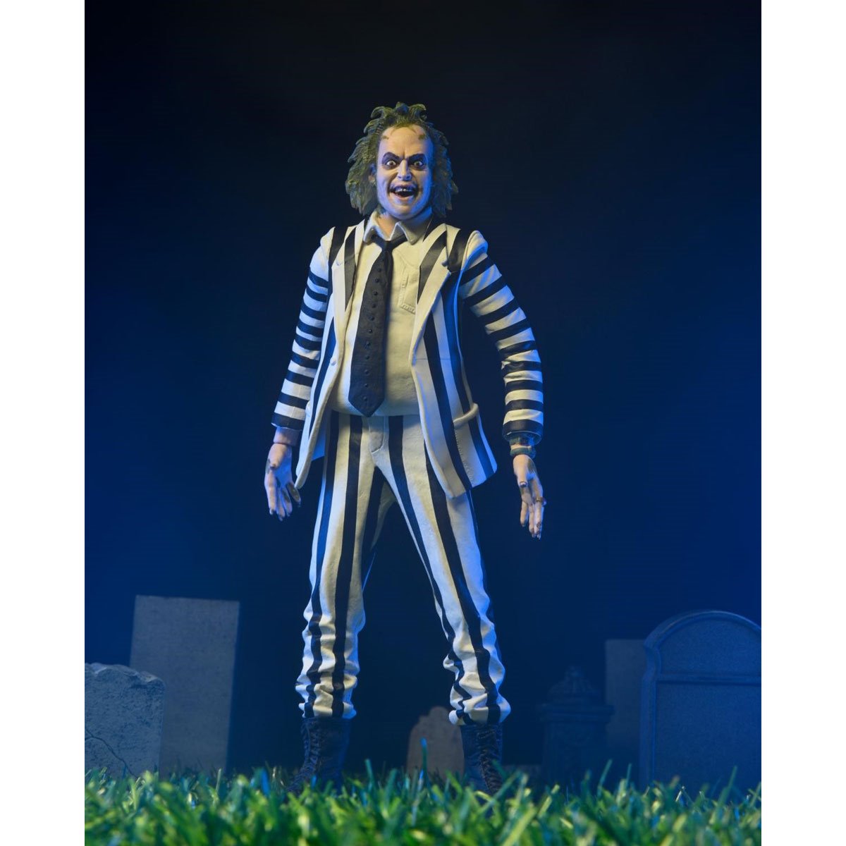 Beetlejuice (1988) Black and White Striped Suit 7-Inch Scale Action Figure