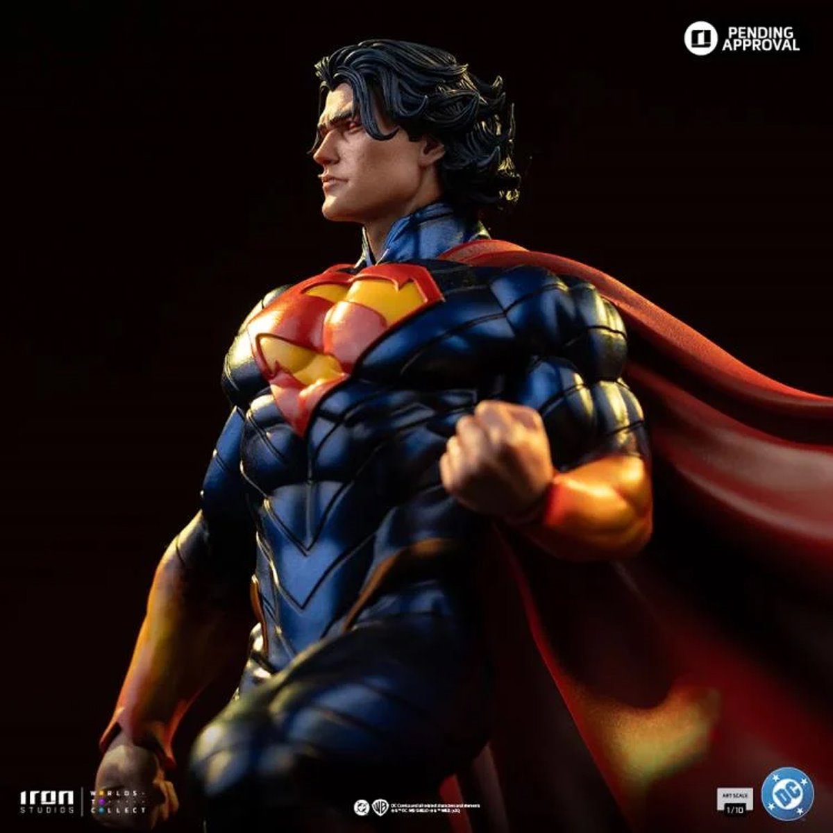 Absolute Superman DC Comics 1:10 Art Scale Limited Edition Statue