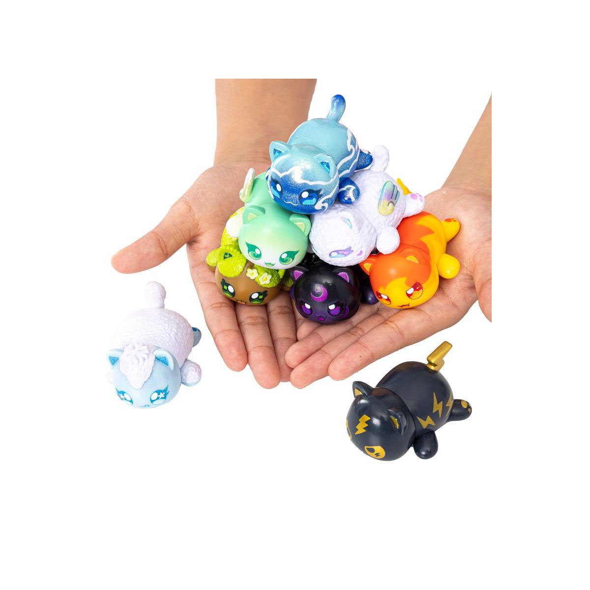 Aphmau Litter 7 Elemental MeeMeows Mystery Blind-Box Vinyl Figure Case of 12