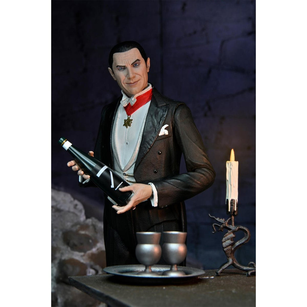 Universal Monsters Ultimate Dracula (Transylvania) 7-Inch Scale Action Figure