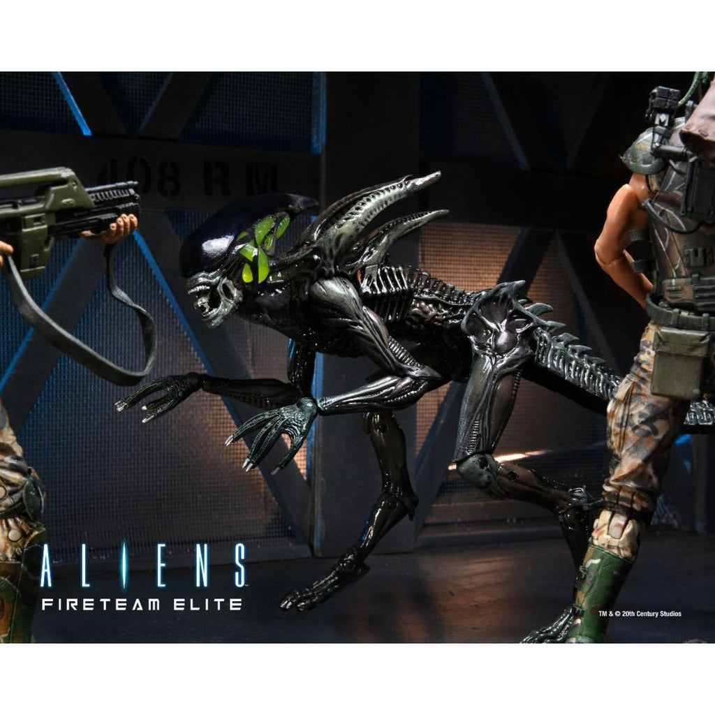 Aliens: Fireteam Elite Burster and Spitter Alien 7-Inch Scale Action Figure Series 2 Set of 2