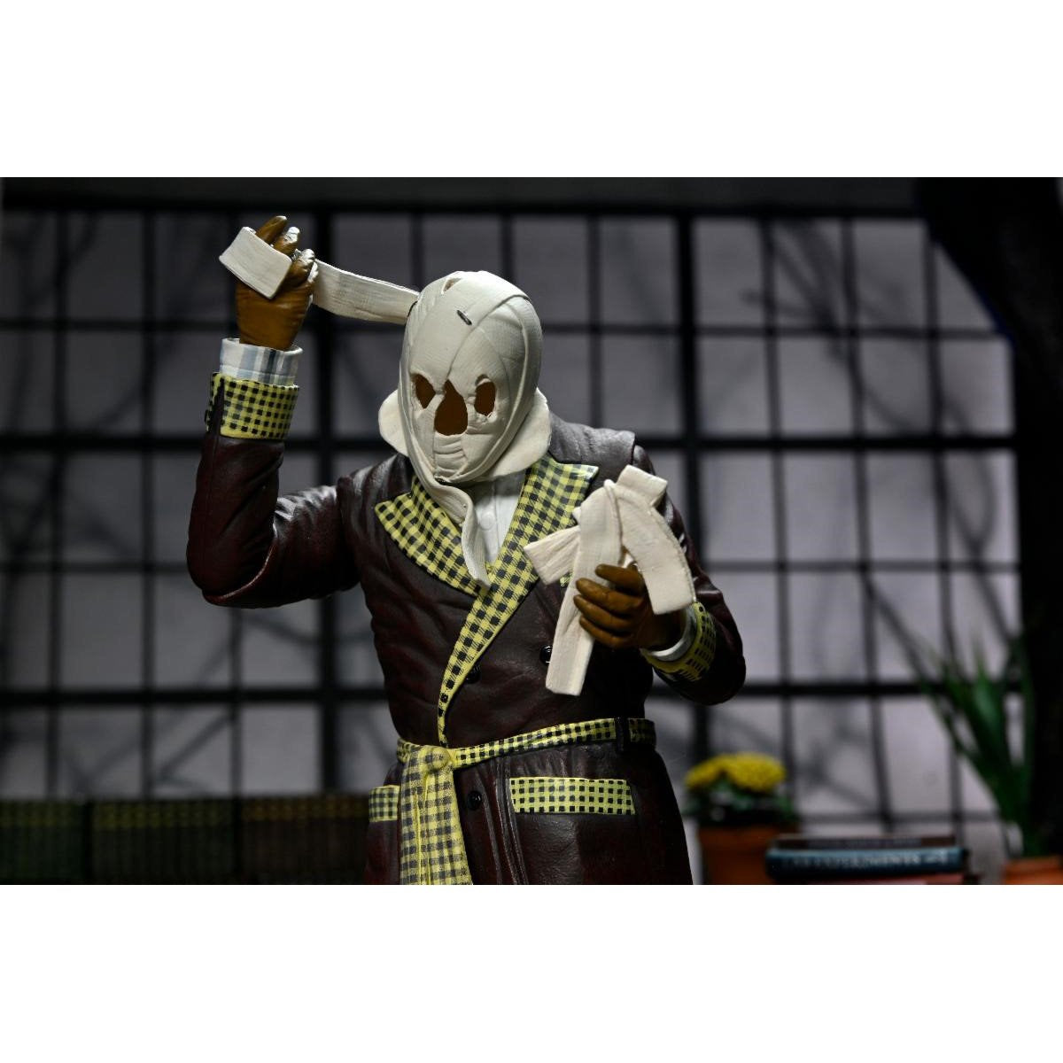 Universal Monsters Ultimate Invisible Man Figure Kemp House Color Version 7-Inch Scale Action Figure