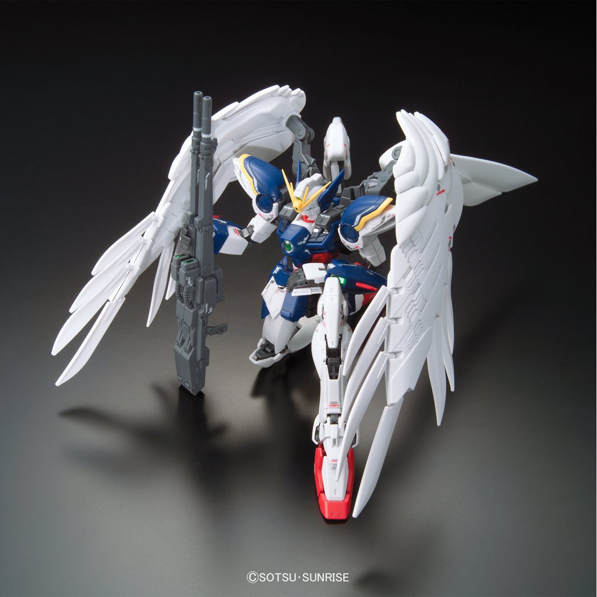 Mobile Suit Gundam Wing: Endless Waltz Wing Gundam Zero Real Grade 1:144 Scale Model Kit