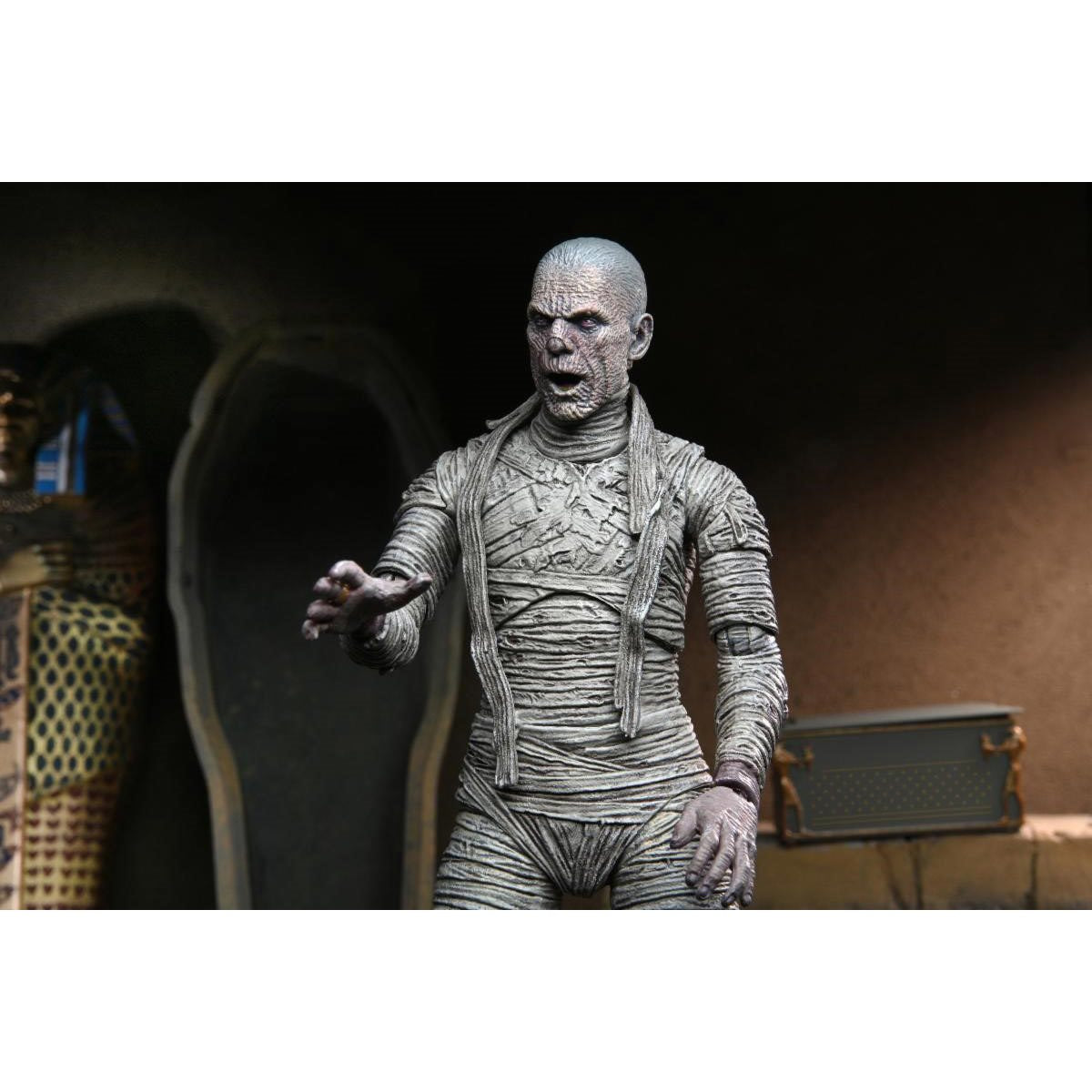 Universal Monsters Ultimate Mummy Color Version 7-Inch Scale Action Figure