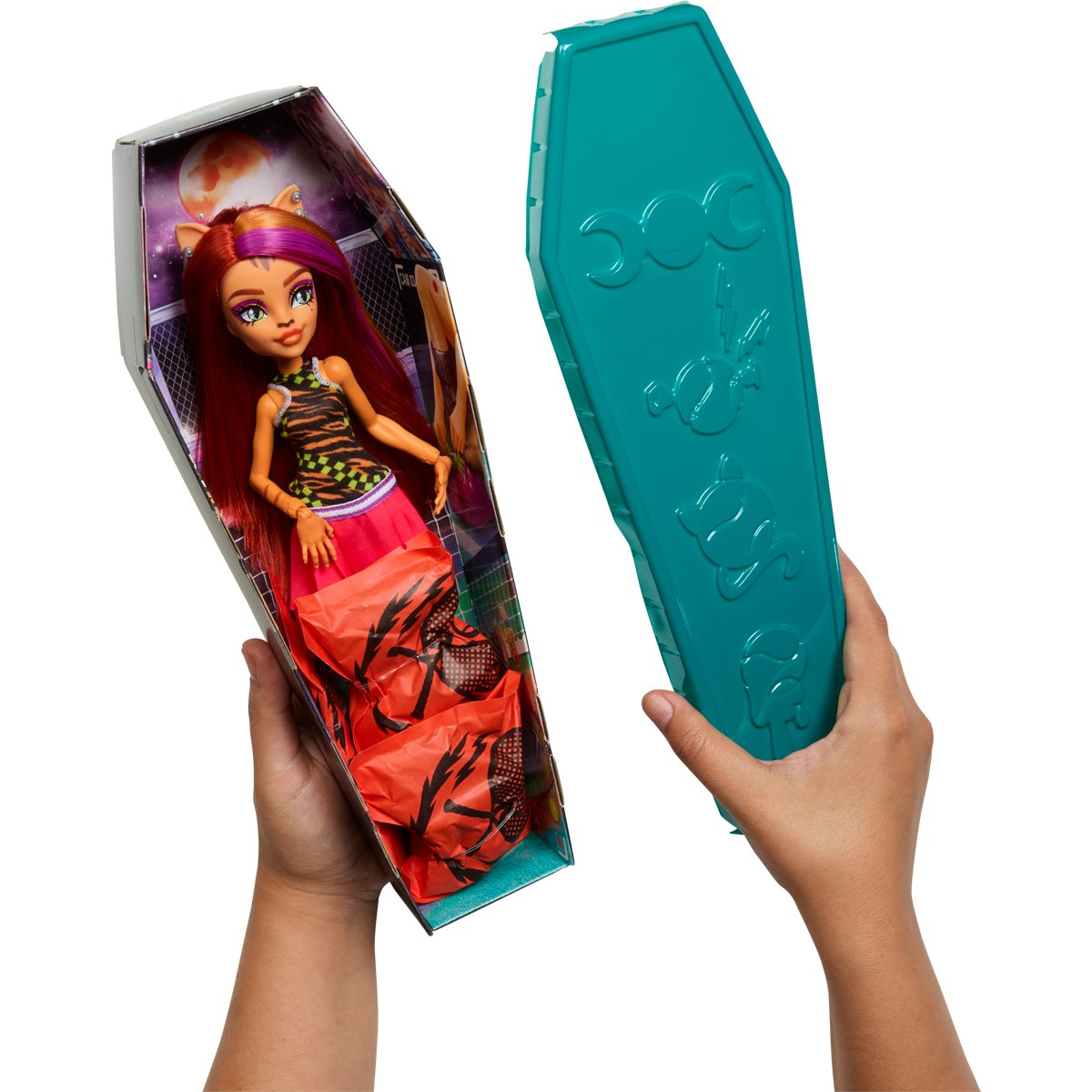 Monster High Buried Secrets Wave 4 Courtside Fang-Out Doll Case of 6