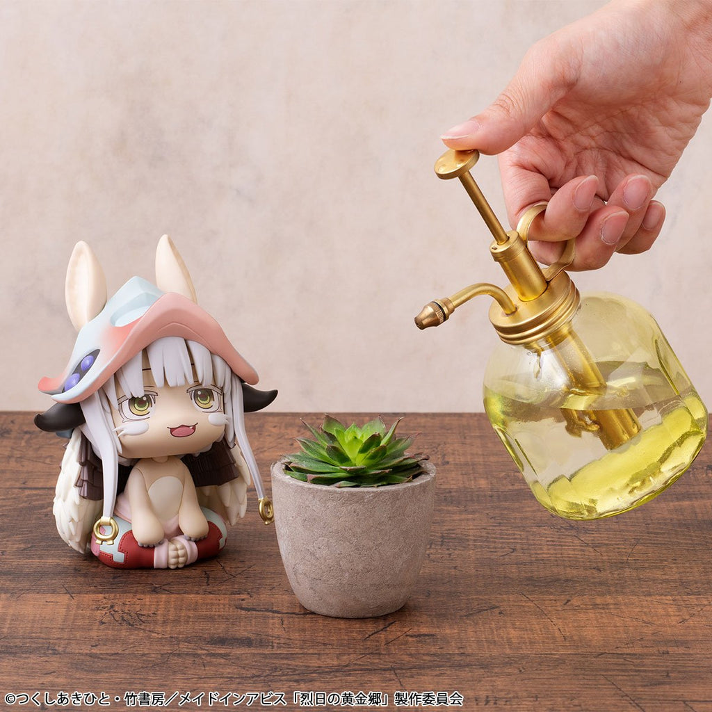 Made in Abyss: The Golden City of the Scorching Sun Nanachi Look Up Series Statue