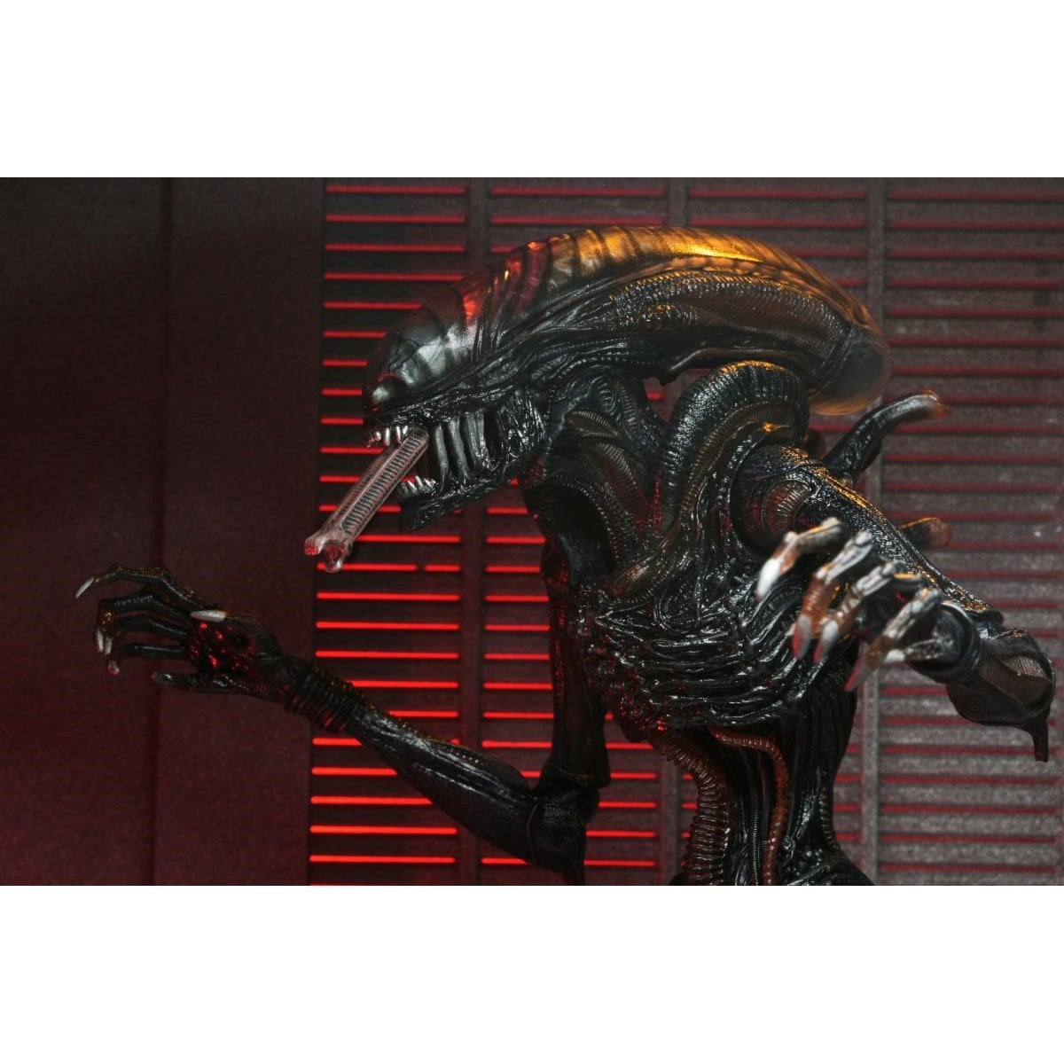 Alien: Romulus Ultimate Scorched Xenomorph 7-Inch Scale Action Figure