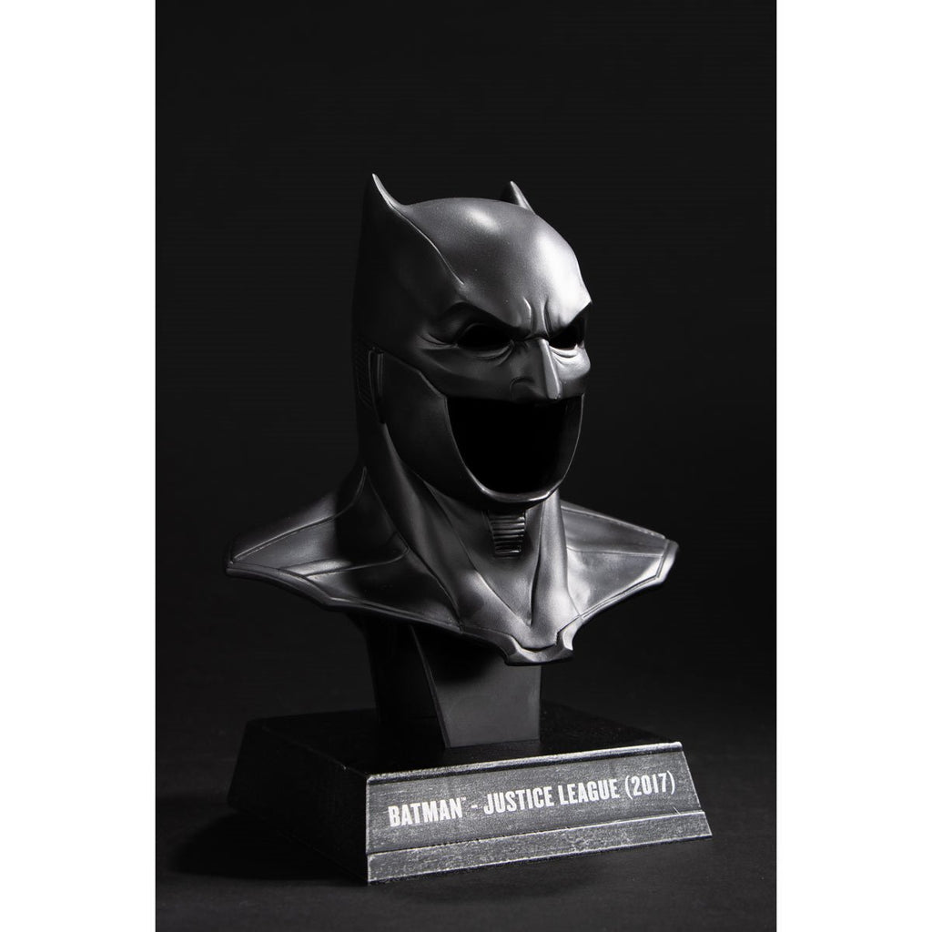 DC Direct Prop Replica Wave 3 Batman Justice League 1:3 Scale Cowl