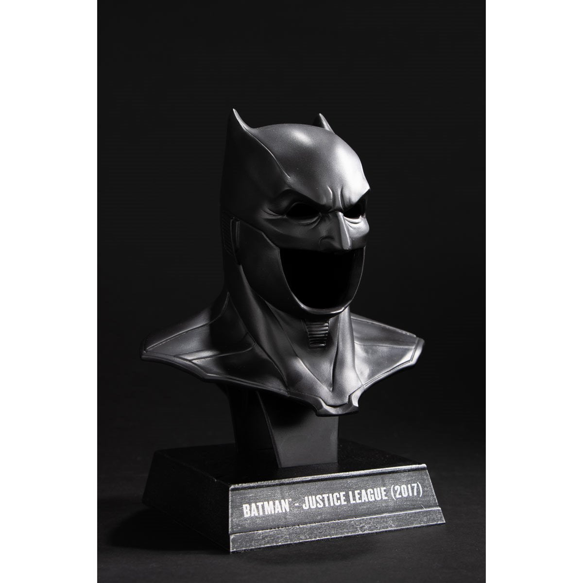 DC Direct Prop Replica Wave 3 Batman Justice League 1:3 Scale Cowl