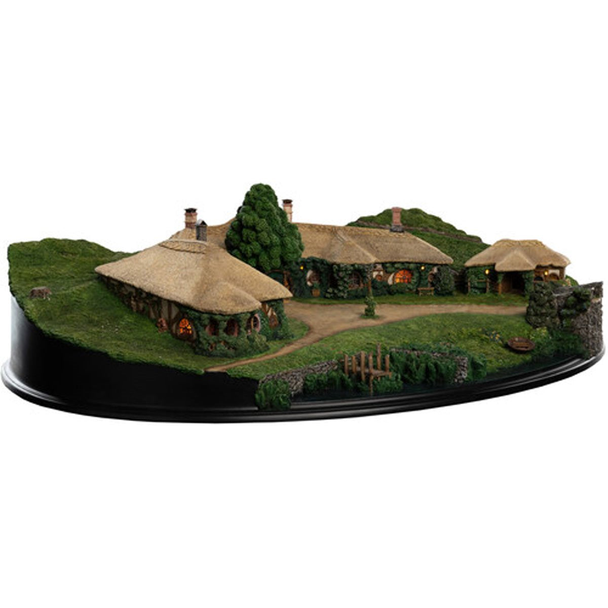 The Lord of the Rings Trilogy The Green Dragon Inn Limited Edition Environment Statue